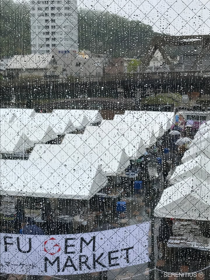 雨の甲府ジェムマーケット