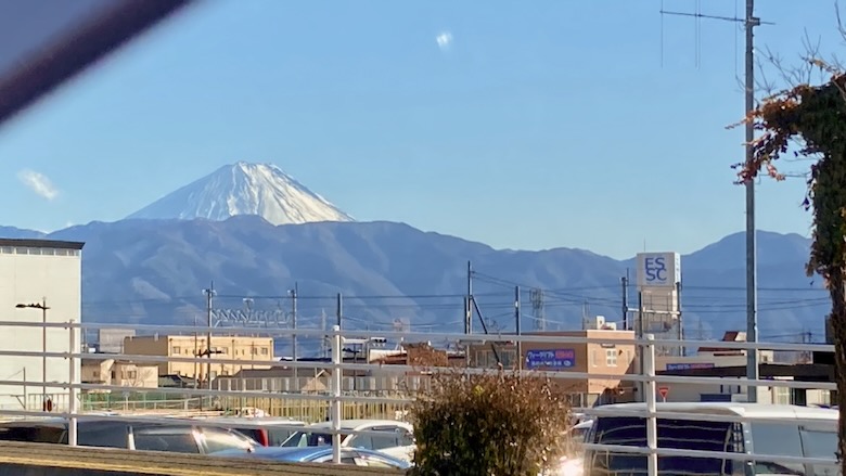 車窓から見える富士山