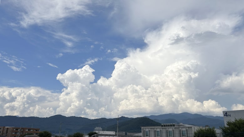 成長する積乱雲