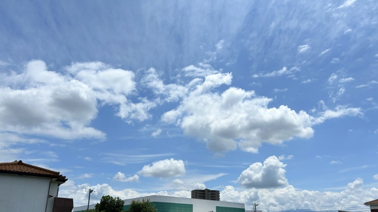 甲府市上空