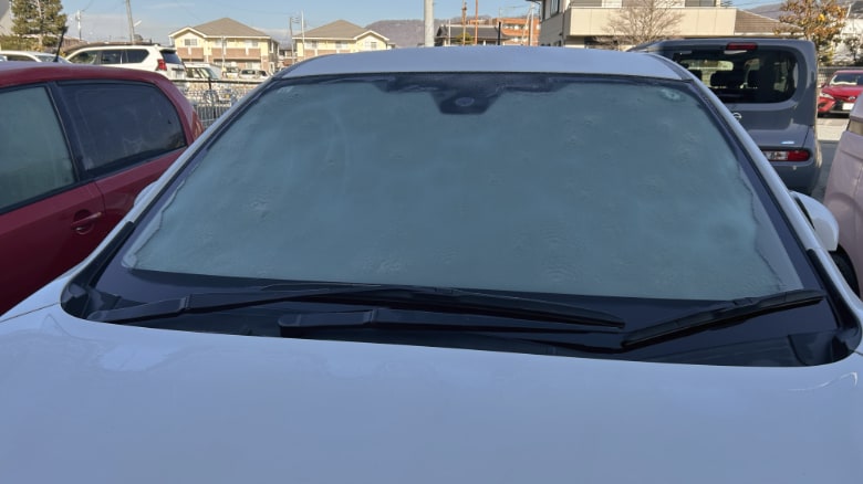 凍結したフロントガラス