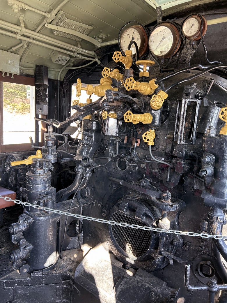清里駅SLの運転席