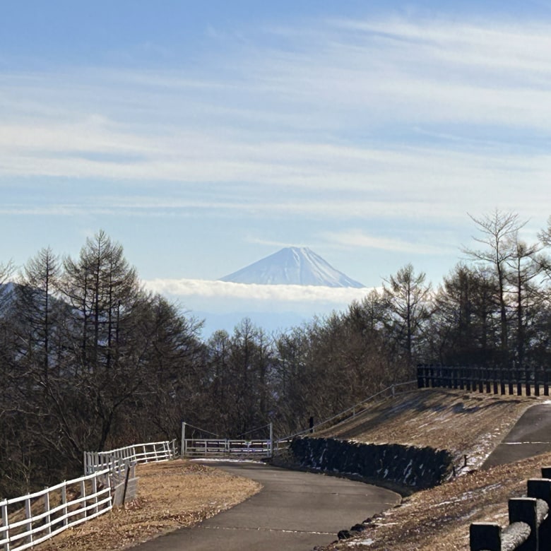 八ヶ岳牧場から富士山
