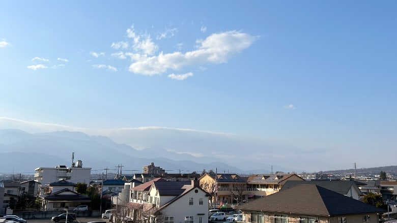 南アルプス方面（黄砂に霞む）