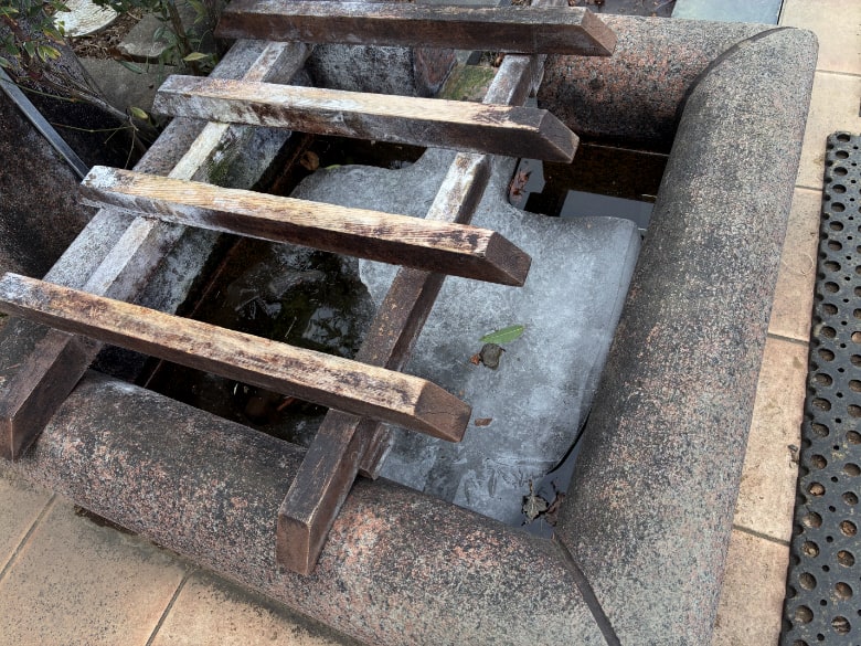 道の駅はくしゅう水汲み場
