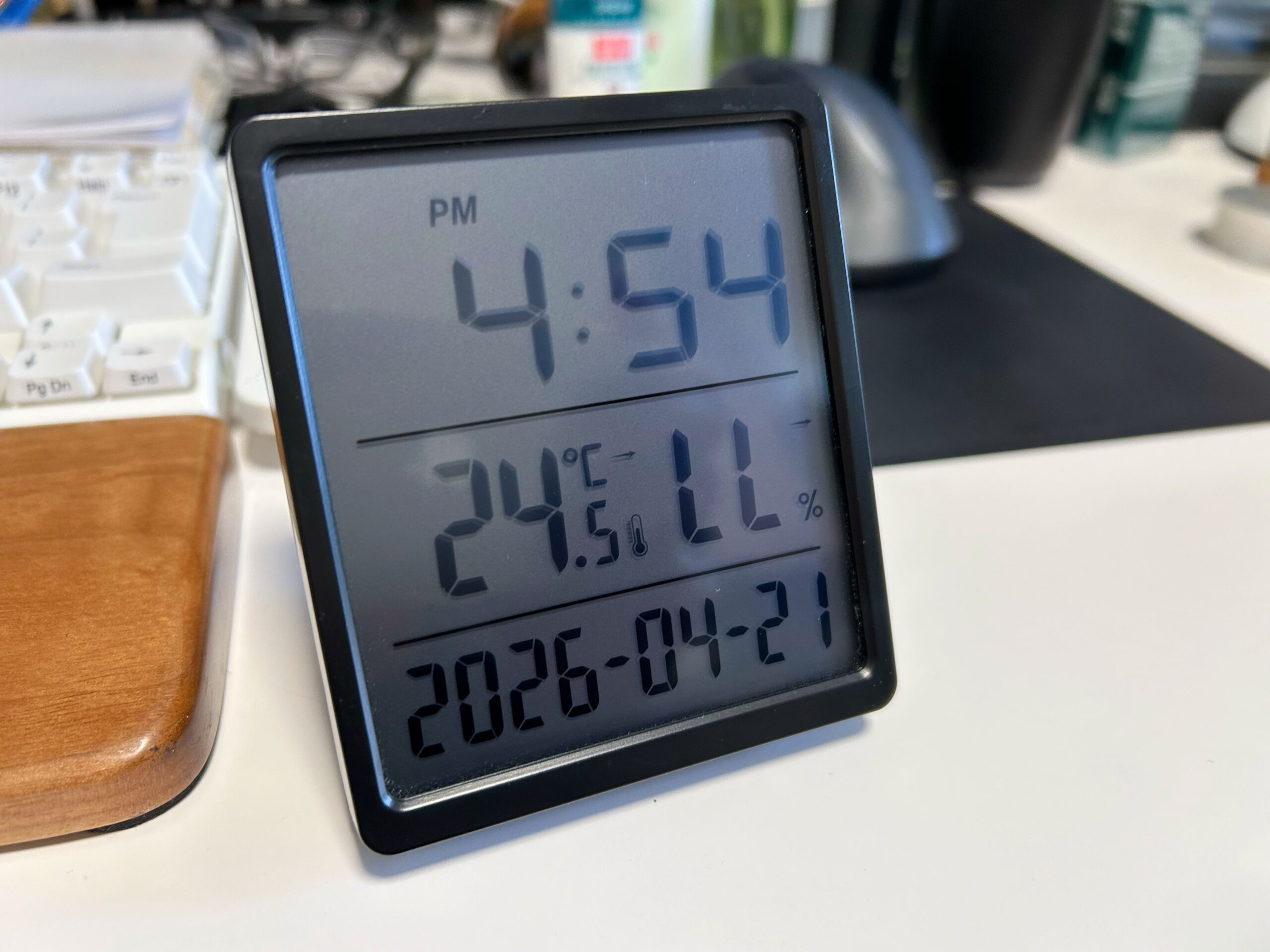 温度/湿度計付きの時計